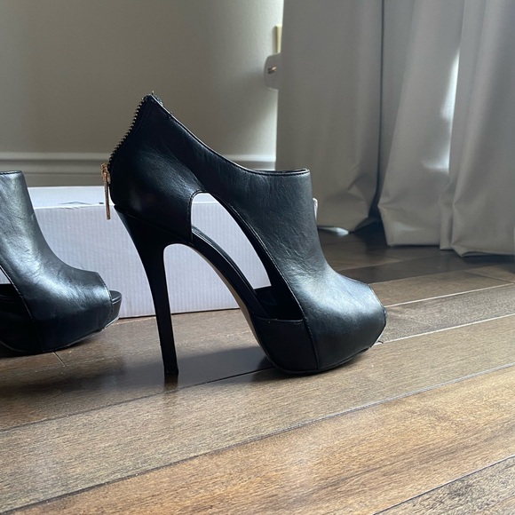 ALDO Gladiola Platform Heels. Size 7.5 (EU 38). Black. - Picture 2 of 13